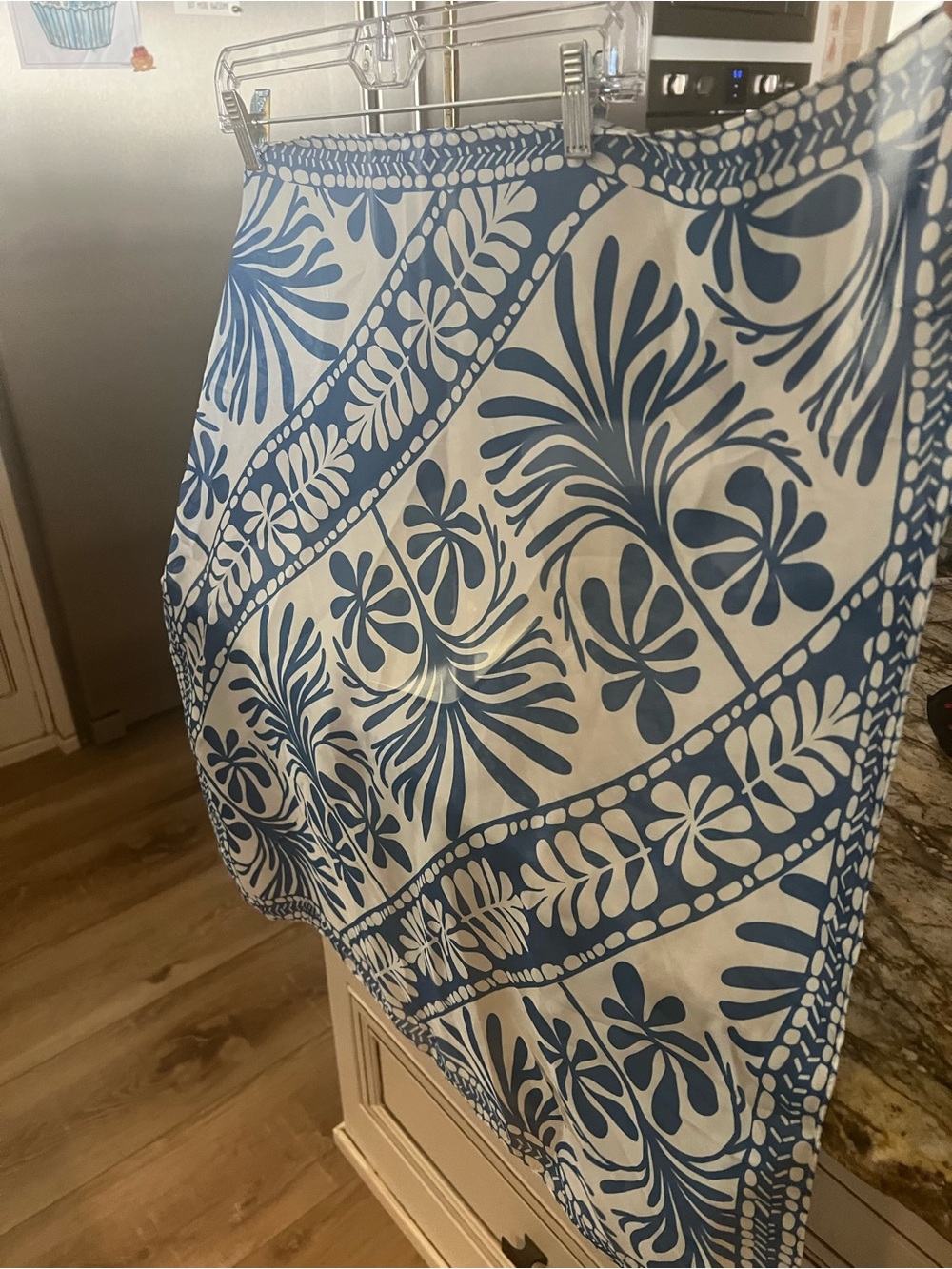 Vince Camuto Blue and White Floral Scarf NWT! 100% Poly